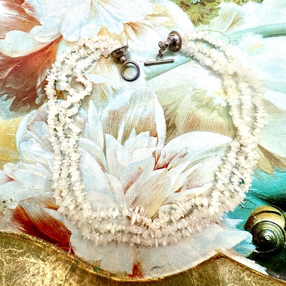 Vintage Quartz Chip Necklace - Picture 3 of 5